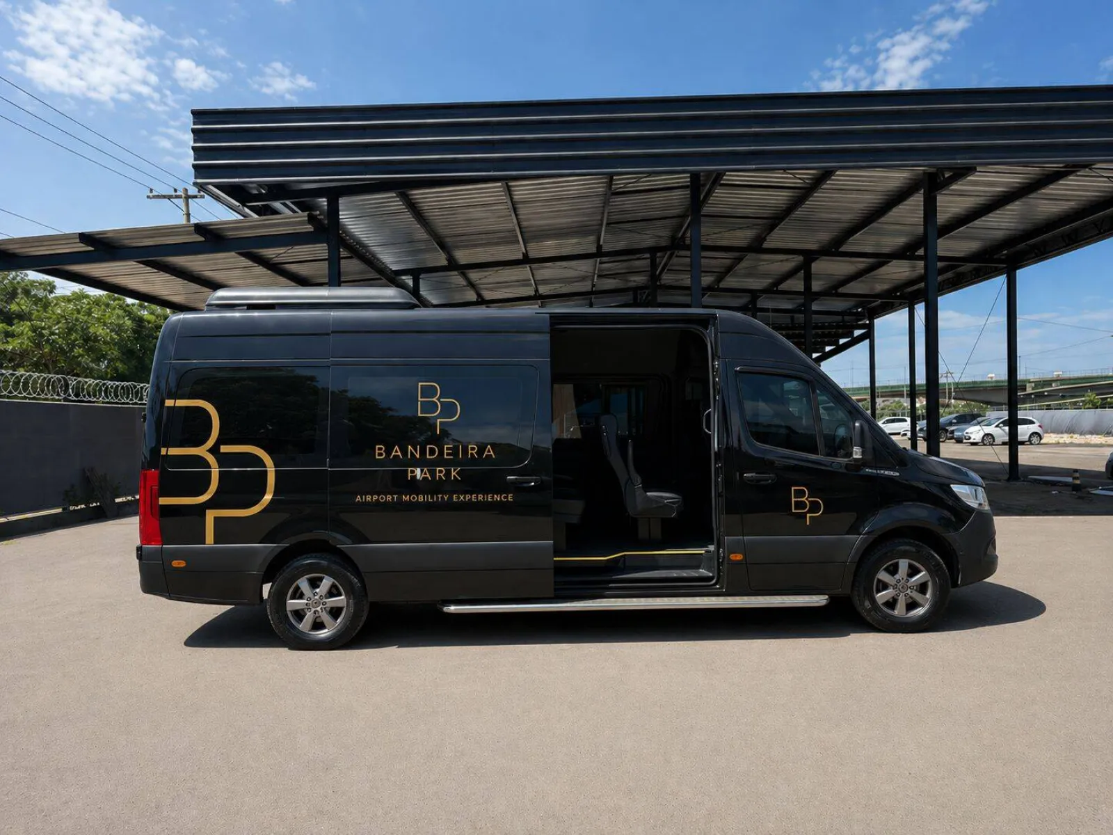 Viajar com crianças pelo Aeroporto de Guarulhos: carro, malas e zero estresse