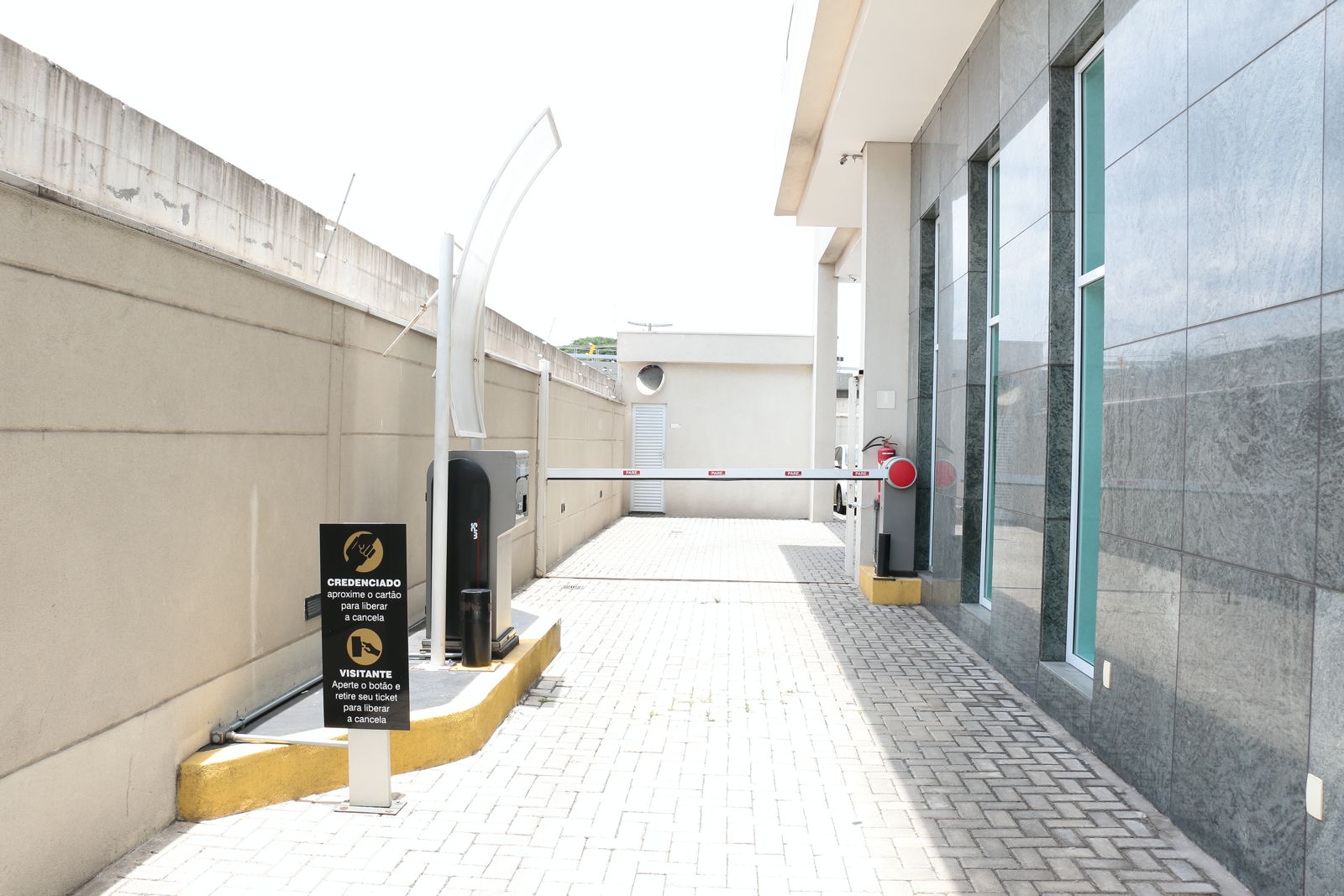 Cancela de acesso do estacionamento Bandeira Park Tietê/Santana, em São Paulo